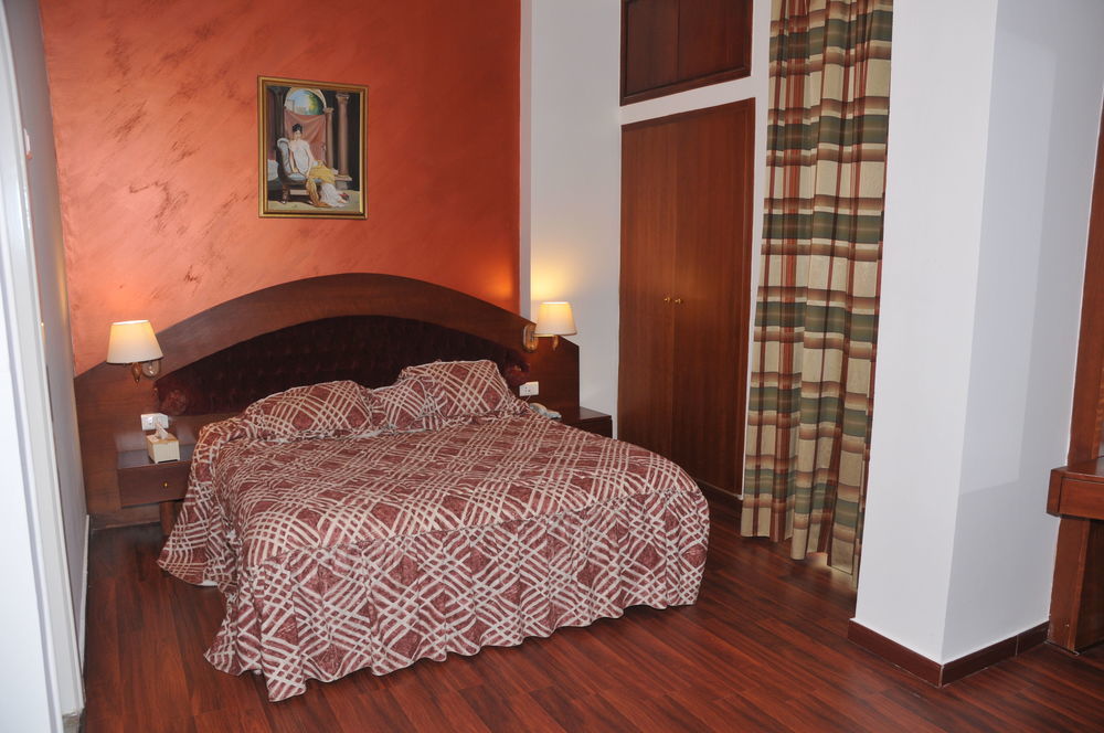 Legend Hotel 4*