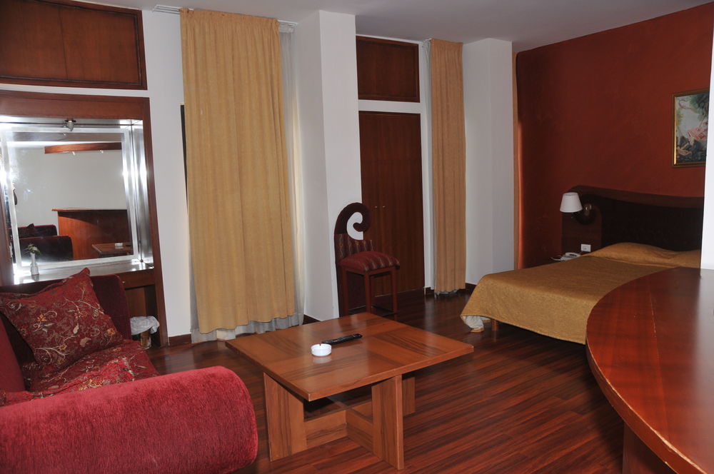 Hotel Legend